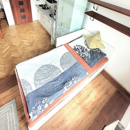 Modern Apartment Few Steps From Centre Prag Exteriör bild