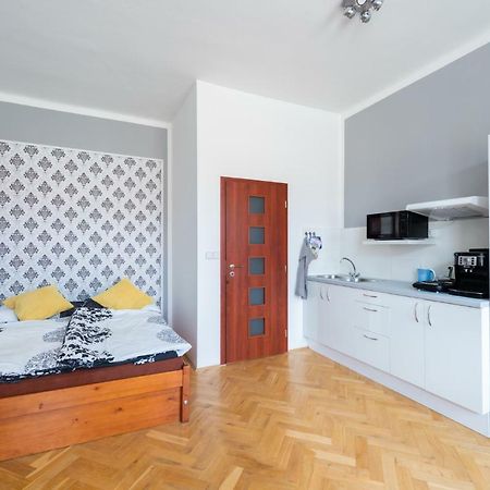 Modern Apartment Few Steps From Centre Prag Exteriör bild