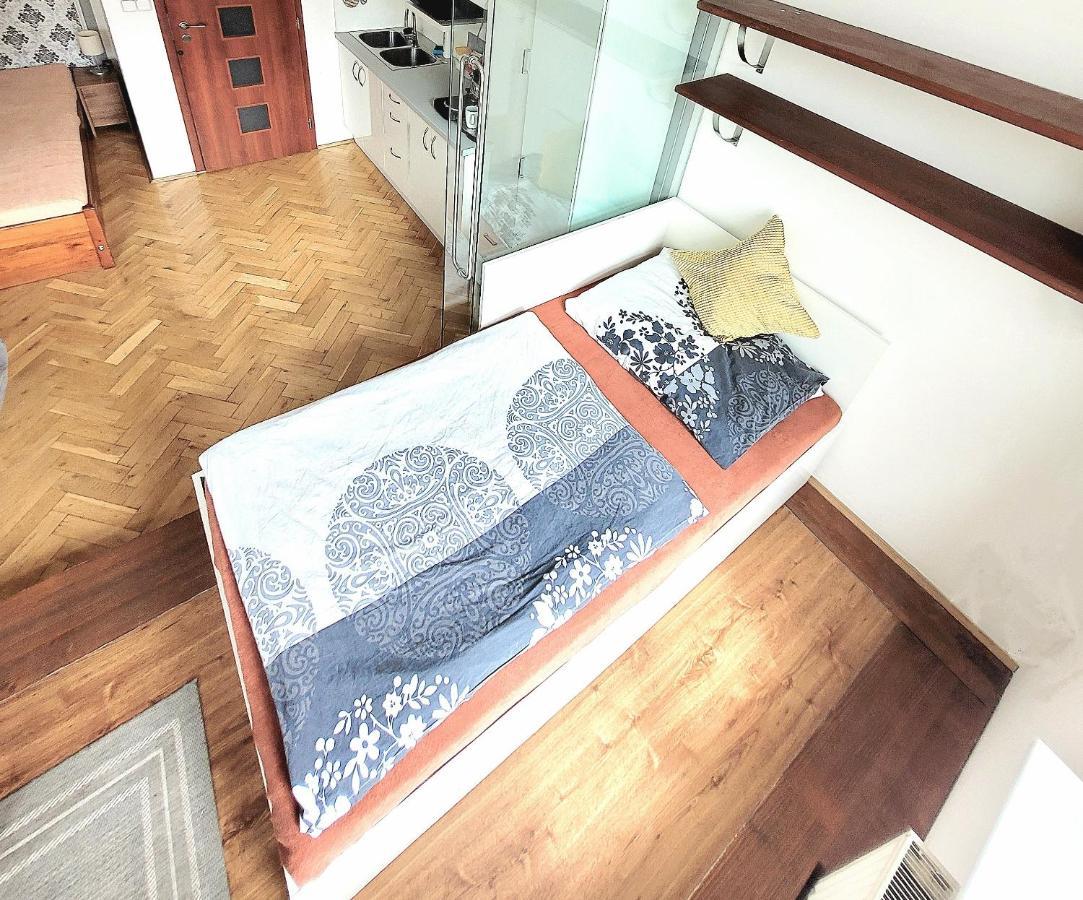 Modern Apartment Few Steps From Centre Prag Exteriör bild