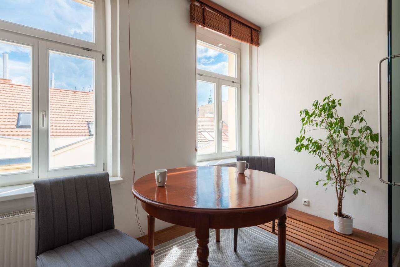 Modern Apartment Few Steps From Centre Prag Exteriör bild