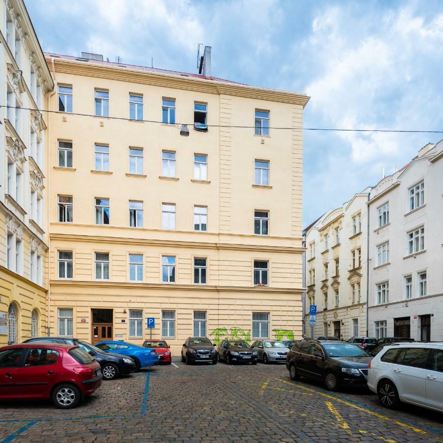Modern Apartment Few Steps From Centre Prag Exteriör bild