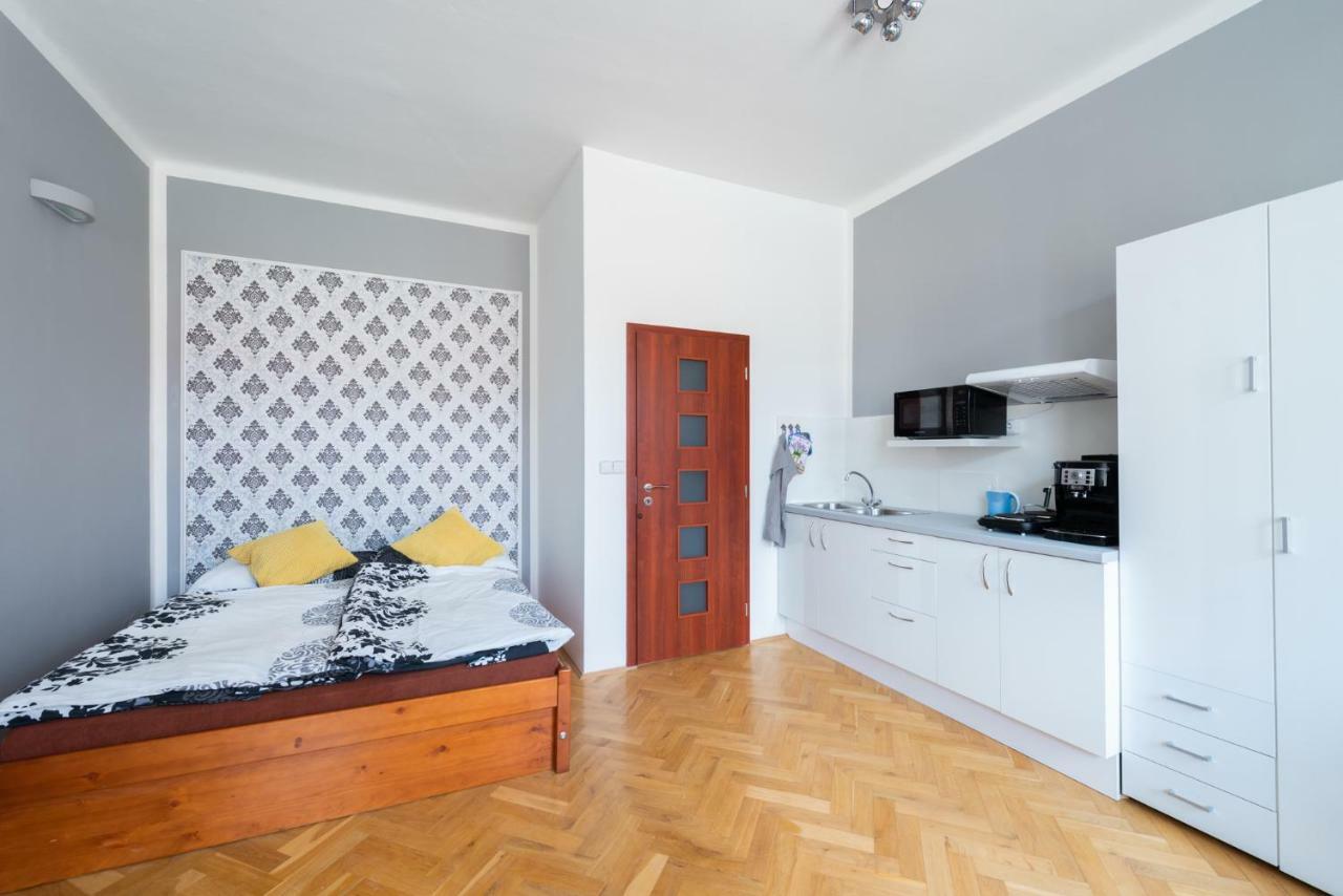 Modern Apartment Few Steps From Centre Prag Exteriör bild